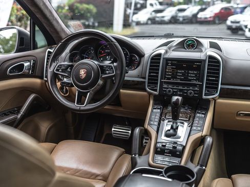 Used 2016 Porsche Cayenne GTS AWD/4WD image 14