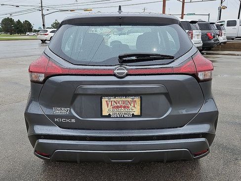 Used 2023 Nissan Kicks S FWD image 6