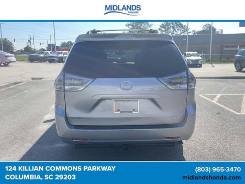 Used 2012 Toyota Sienna XLE FWD image 5