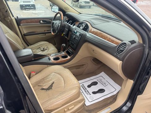 Used 2011 Buick Enclave CXL image 11