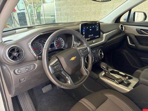 Used 2025 Chevrolet Blazer LT FWD image 33