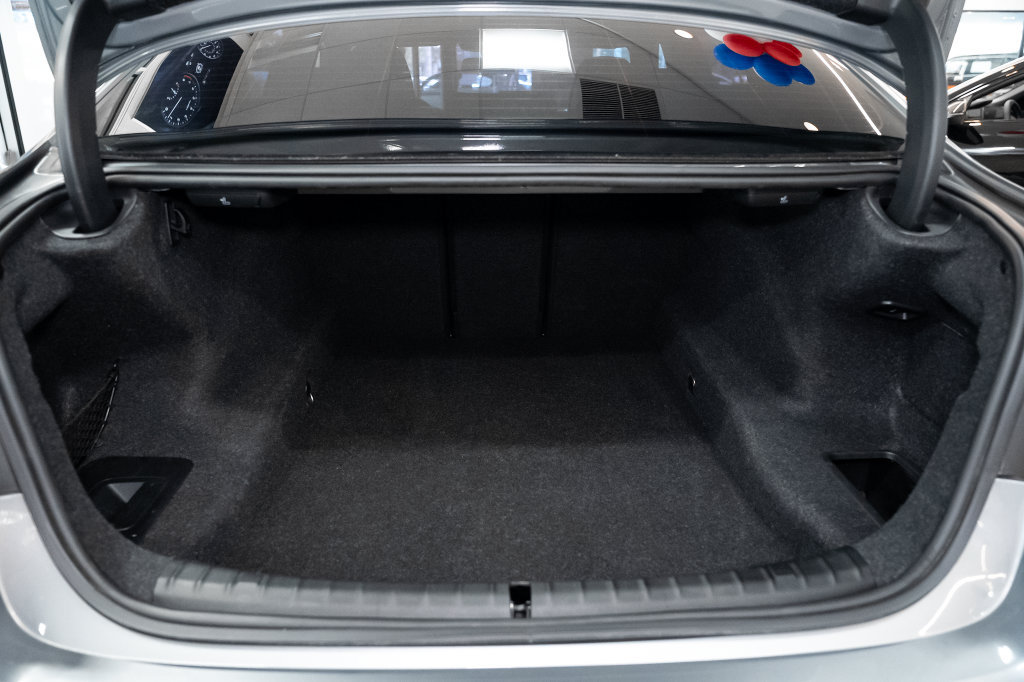 Used 2023 BMW M550i xDrive w/ Executive Package AWD/4WD image 34