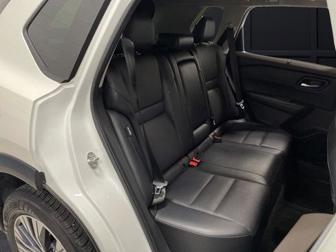 Used 2023 Nissan Rogue SV w/ SV Premium B Package image 31