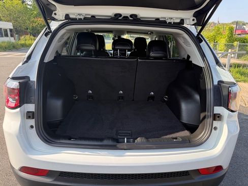 Certified 2022 Jeep Compass Limited image 14