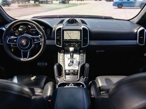 Used 2015 Porsche Cayenne Turbo AWD/4WD image 36