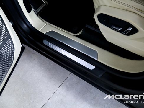 Used 2019 Lamborghini Urus image 16