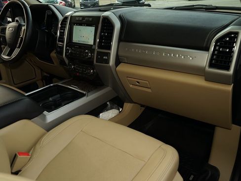 Used 2019 Ford F250 Lariat w/ Lariat Ultimate Package image 11