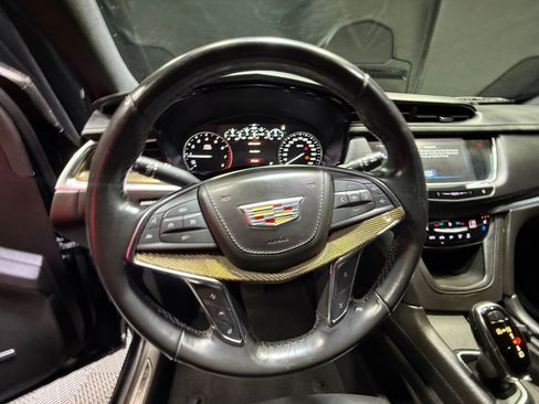 Used 2019 Cadillac XT5 Platinum AWD/4WD image 9