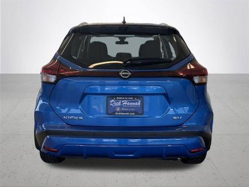 Certified 2023 Nissan Kicks SV image 9