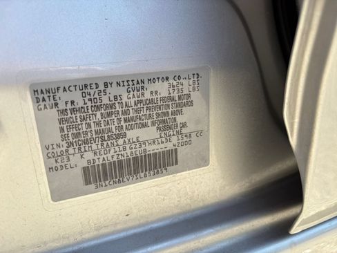 Used 2025 Nissan Versa SV FWD image 28