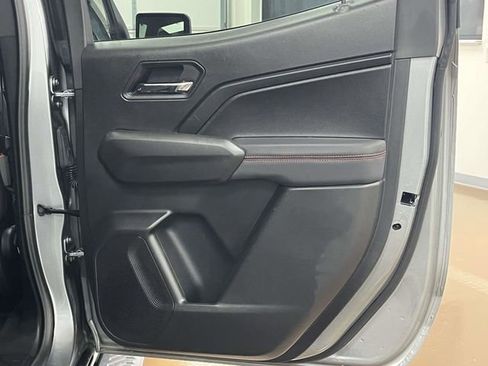 Used 2025 Chevrolet Colorado Z71 AWD/4WD image 28