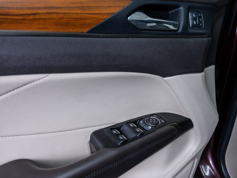 Used 2019 Lincoln MKC Select w/ Select Plus Package image 18