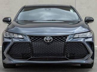 Used 2019 Toyota Avalon XSE FWD video 2