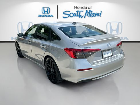Used 2024 Honda Civic Sport image 4
