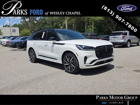 Used 2025 Lincoln Aviator Black Label w/ Black Label Special Edition AWD/4WD image 1