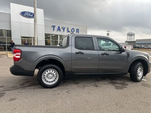 New 2025 Ford Maverick XL w/ Equipment Group 101A AWD/4WD image 17