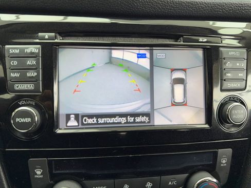 Used 2017 Nissan Rogue SV w/ SV Premium Package image 28