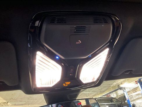 Used 2025 BMW 330i xDrive Sedan image 36