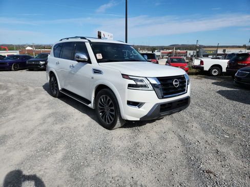Used 2021 Nissan Armada Platinum w/ Captain's Chairs Package image 7