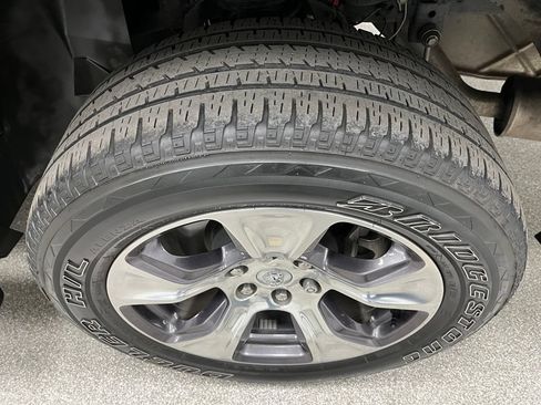 Used 2023 RAM 1500 Laramie AWD/4WD image 16