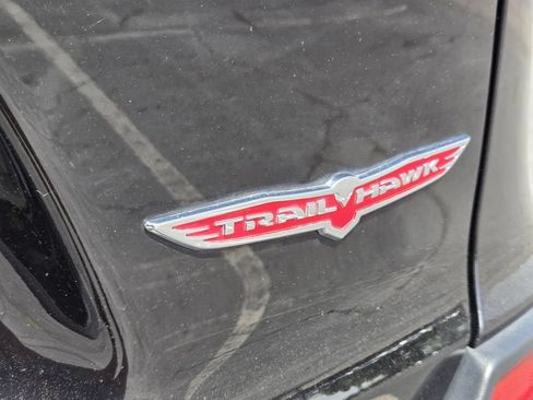 Used 2022 Jeep Cherokee Trailhawk w/ Sound & Nav Group AWD/4WD image 13