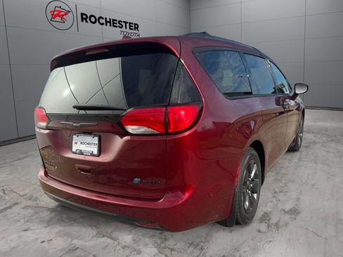 Used 2020 Chrysler Pacifica Limited w/ Advanced Safetytec Group FWD image 42