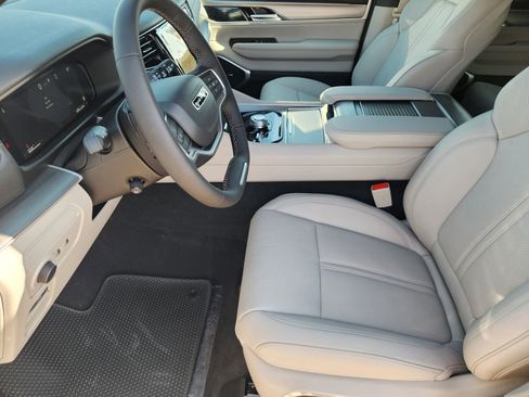 New 2026 Jeep Grand Wagoneer Limited AWD/4WD image 12