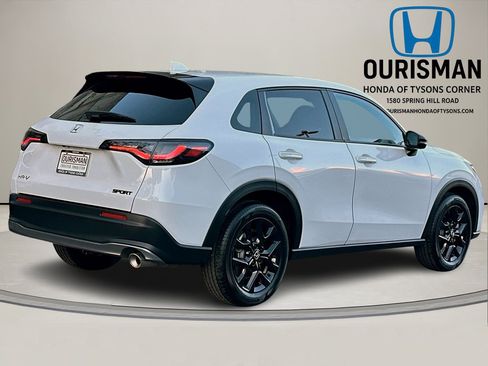 Used 2025 Honda HR-V Sport image 6