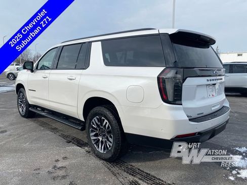 Used 2025 Chevrolet Suburban Z71 w/ Comfort Package image 5