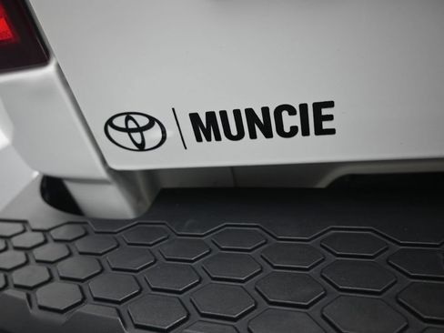 Used 2024 RAM 1500 Classic SLT image 32