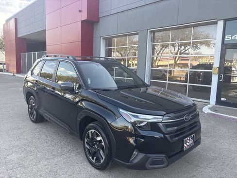 Used 2025 Subaru Forester Limited AWD/4WD image 16