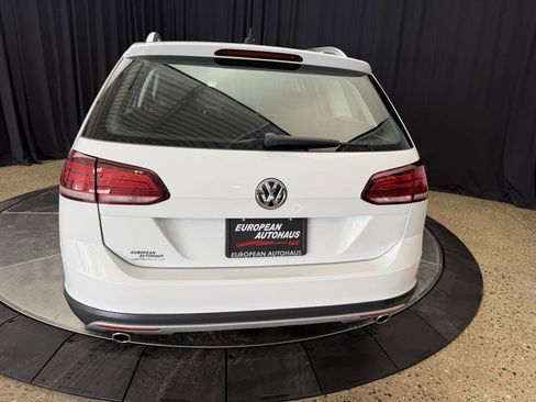 Used 2018 Volkswagen Golf Alltrack SE image 6