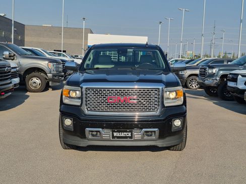 Used 2015 GMC Sierra 1500 Denali w/ Driver Alert Package AWD/4WD image 9
