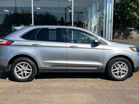 Used 2023 Ford Edge SEL image 4