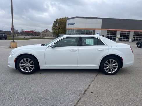 Used 2020 Chrysler 300 Limited image 6