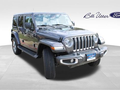 Used 2022 Jeep Wrangler Unlimited Sahara image 3