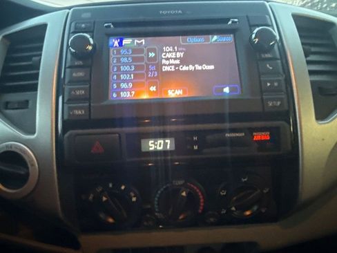 Used 2013 Toyota Tacoma 4x4 Access Cab V6 image 24