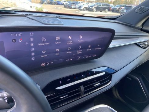 Used 2025 Buick Enclave Preferred w/ Power Package image 36