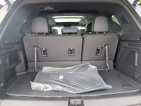 New 2026 Chevrolet Traverse LT w/ Sun and Wheel Package FWD image 5