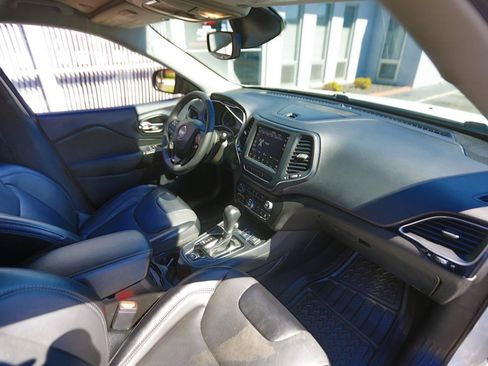 Used 2023 Jeep Cherokee Altitude Lux AWD/4WD image 18