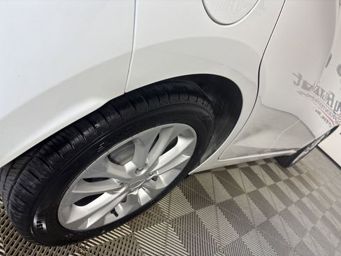 Used 2021 Chevrolet Spark LT image 32