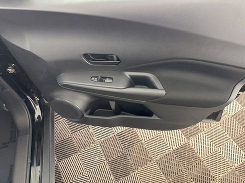 Used 2022 Nissan Kicks S image 19