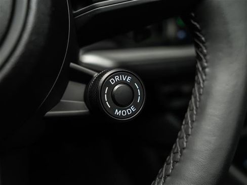 Certified 2025 Porsche Cayenne Coupe image 20