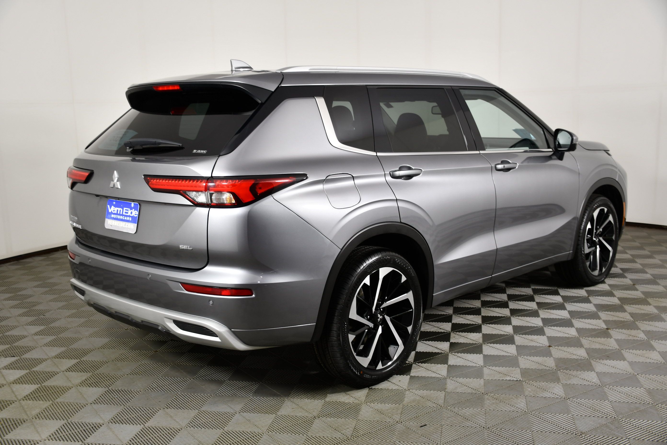Used 2024 Mitsubishi Outlander SEL AWD/4WD image 6