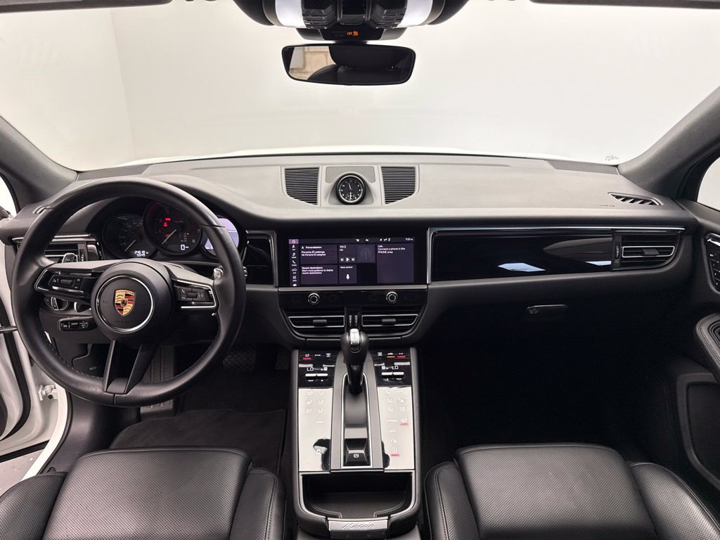 Certified 2024 Porsche Macan AWD/4WD image 26