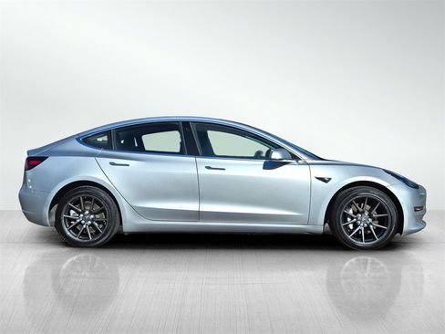Used 2018 Tesla Model 3 Long Range image 3