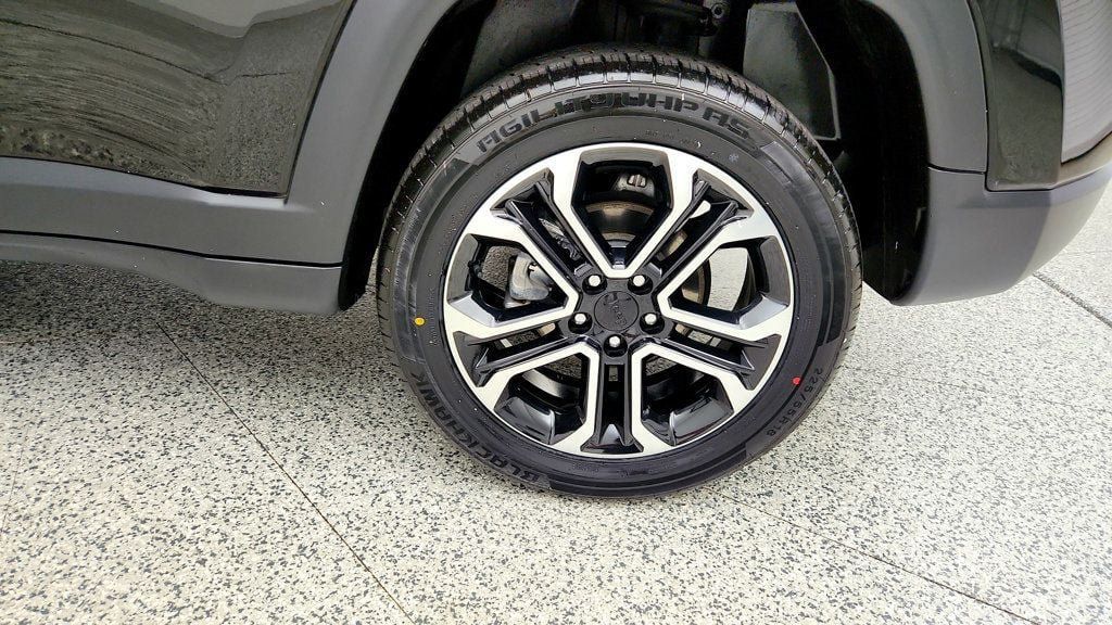 Used 2023 Jeep Compass Limited AWD/4WD image 9