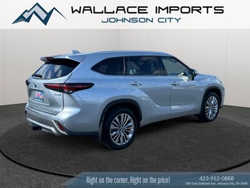 Used 2024 Toyota Highlander Platinum AWD/4WD image 5