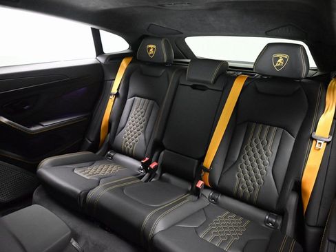 Used 2025 Lamborghini Urus SE AWD/4WD image 15