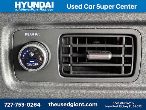 Used 2025 Hyundai Santa Fe SEL FWD image 16
